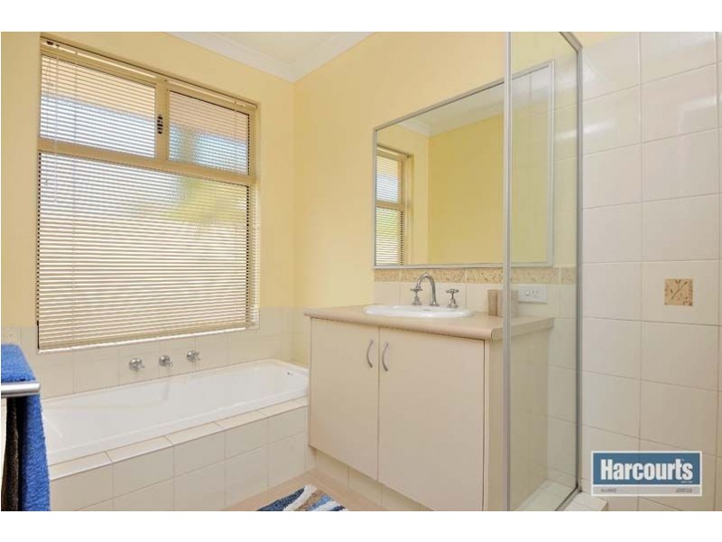 28 Enfield Turn, Carramar WA 6031