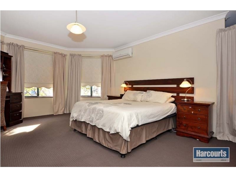 5 Lithgow Drive, Clarkson WA 6030