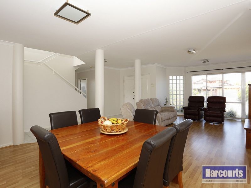 23 Meadowbrook Promenade, Currambine WA 6028