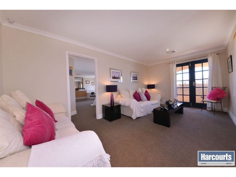 21 Manta Pass, Mindarie WA 6030