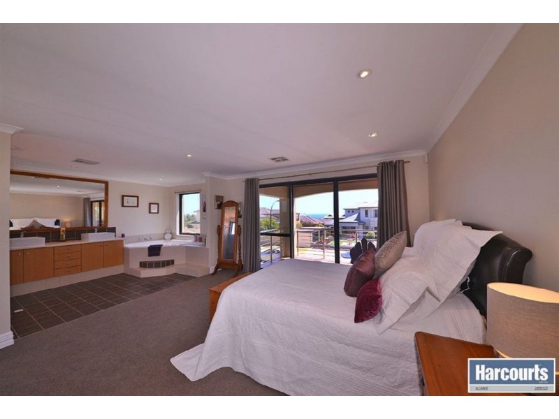 21 Manta Pass, Mindarie WA 6030