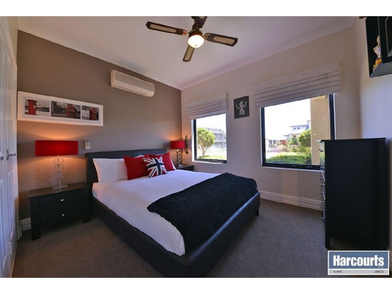 21 Manta Pass, Mindarie WA 6030