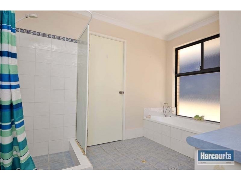 122 St Barnabas Boulevard, Quinns Rocks WA 6030