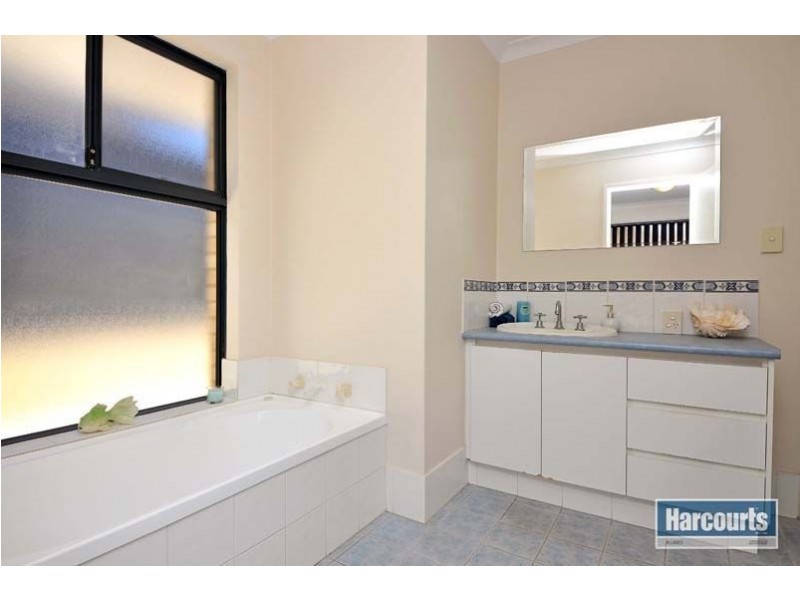 122 St Barnabas Boulevard, Quinns Rocks WA 6030