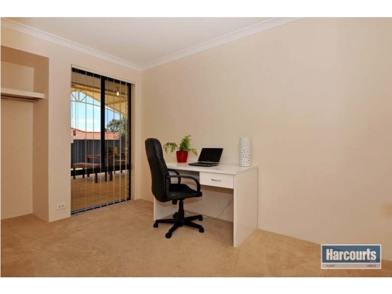 122 St Barnabas Boulevard, Quinns Rocks WA 6030