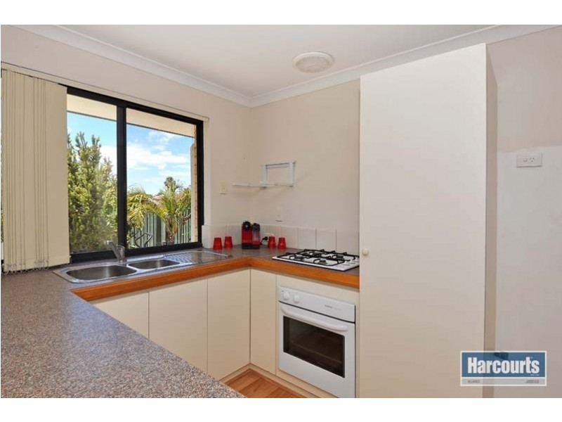 122 St Barnabas Boulevard, Quinns Rocks WA 6030