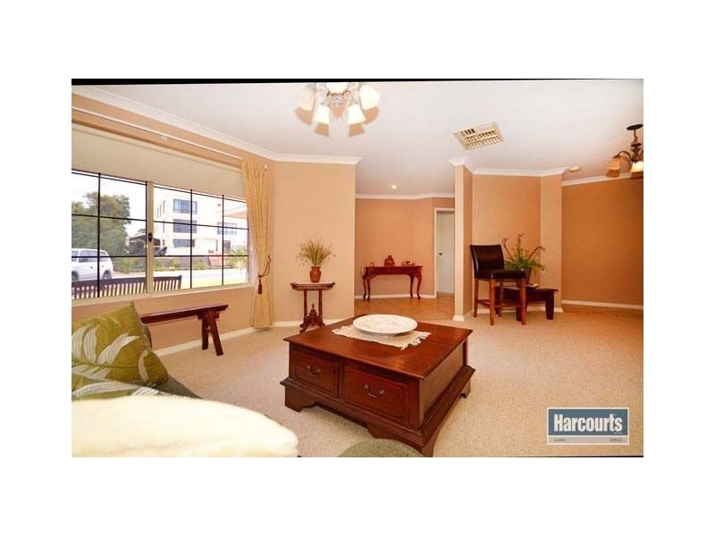 8 Glebe Close, Mindarie WA 6030