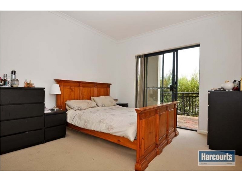 4/1 Shoveler Terrace, Joondalup WA 6027