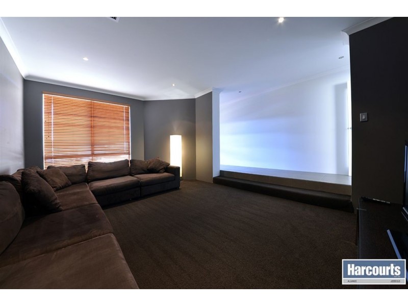 18 Hacienda Drive, Clarkson WA 6030