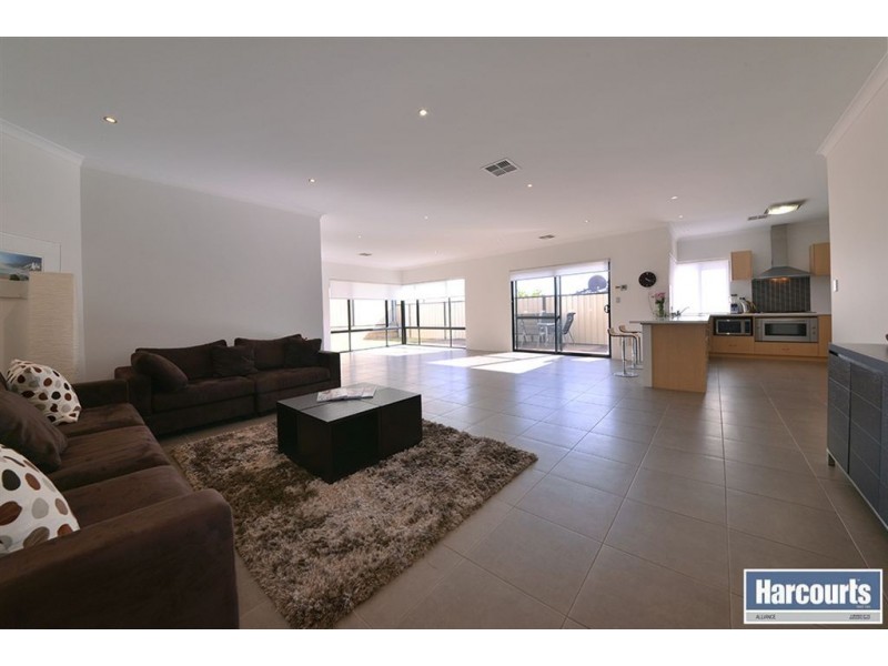 18 Hacienda Drive, Clarkson WA 6030