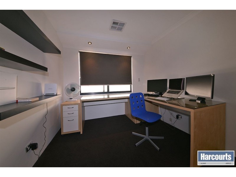 18 Hacienda Drive, Clarkson WA 6030