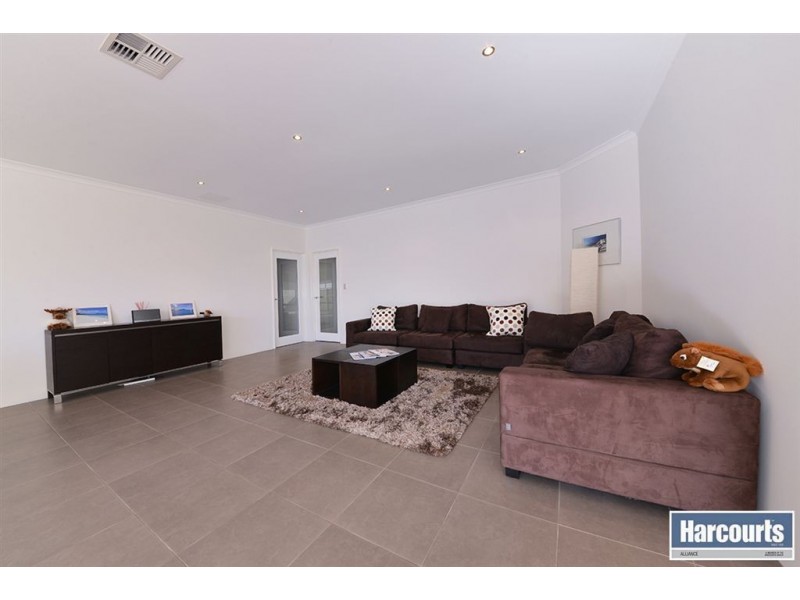 18 Hacienda Drive, Clarkson WA 6030