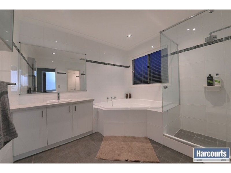 11 Beachside Drive, Burns Beach WA 6028