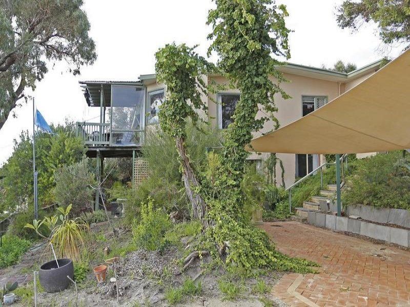 16 Hazel Avenue, Quinns Rocks WA 6030