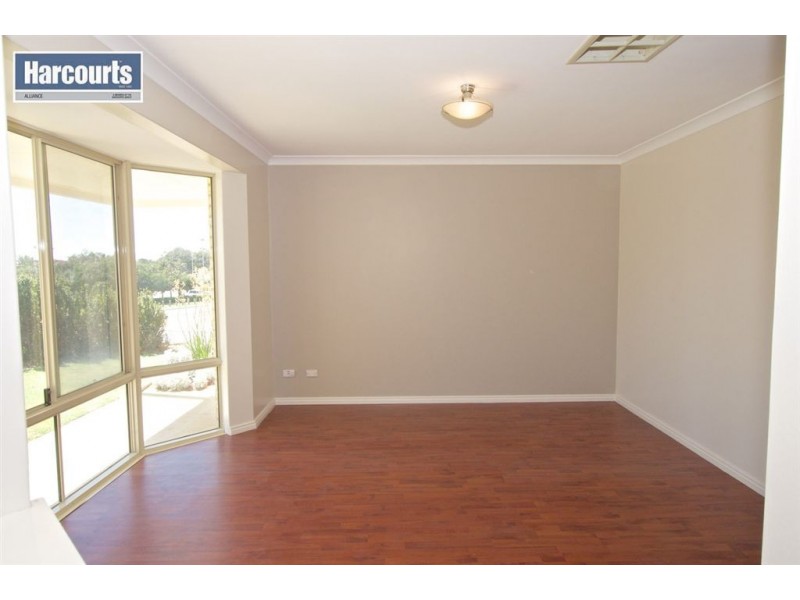 16 Mulgrave Loop, Mindarie WA 6030