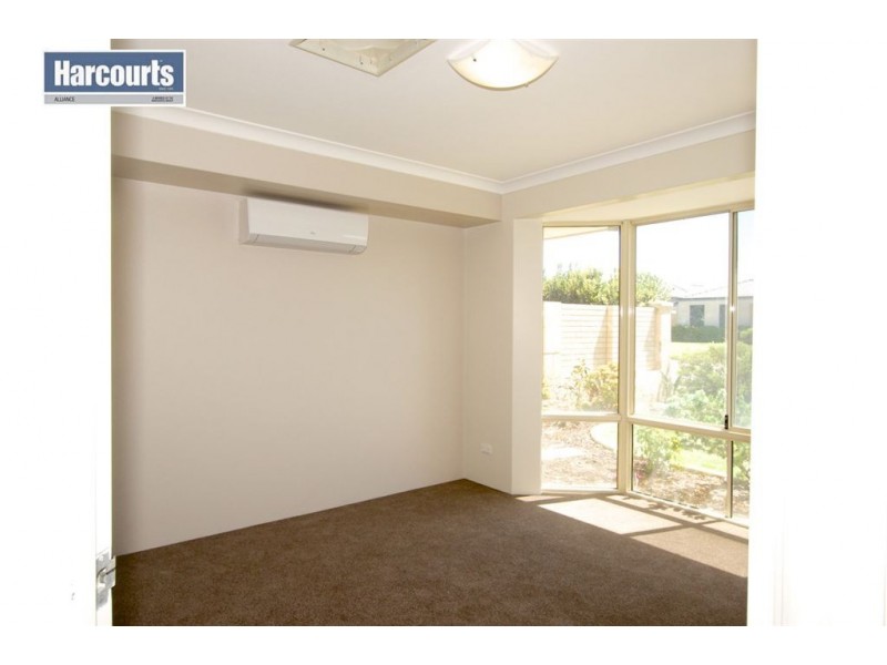 16 Mulgrave Loop, Mindarie WA 6030