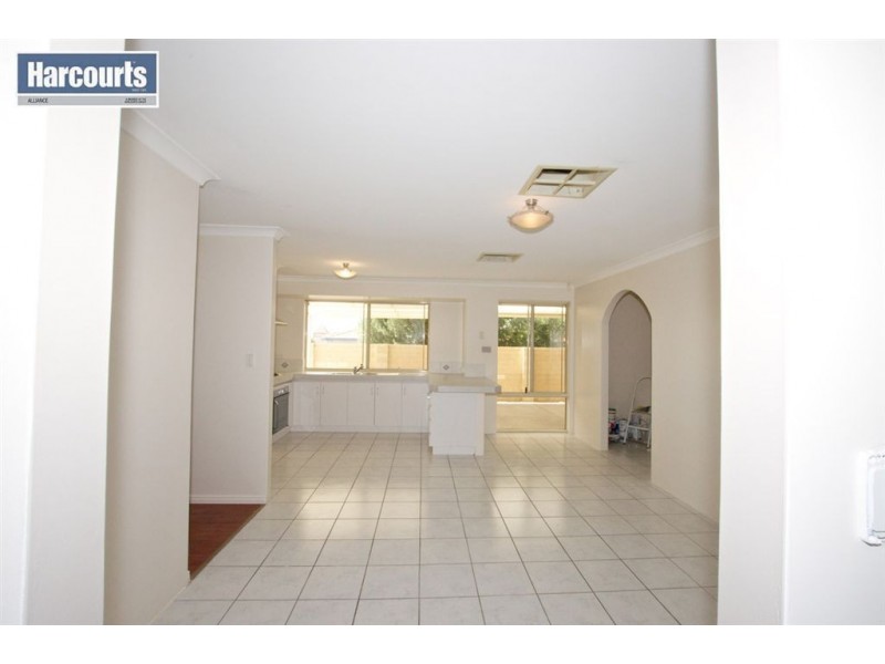 16 Mulgrave Loop, Mindarie WA 6030