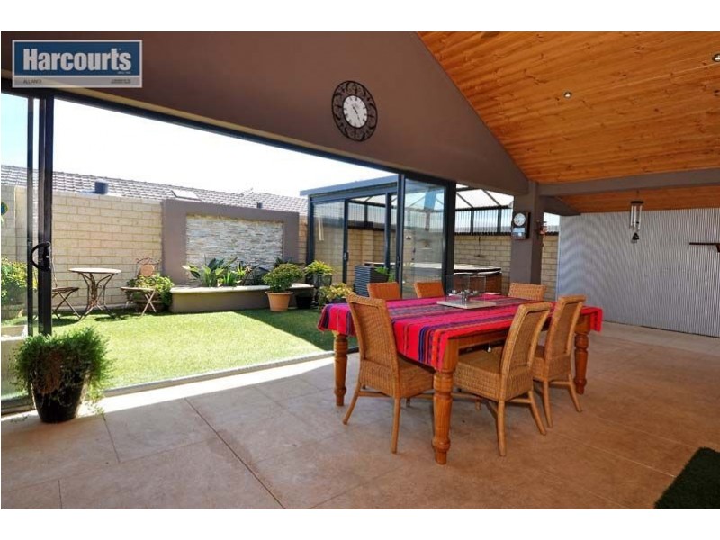 9 Mulgrave Loop, Mindarie WA 6030