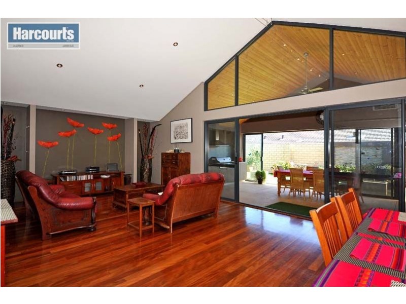9 Mulgrave Loop, Mindarie WA 6030