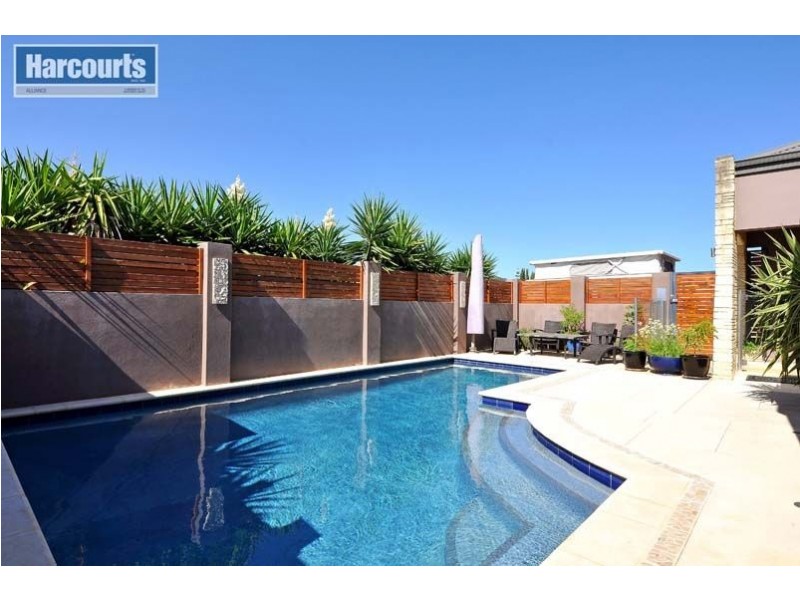 9 Mulgrave Loop, Mindarie WA 6030
