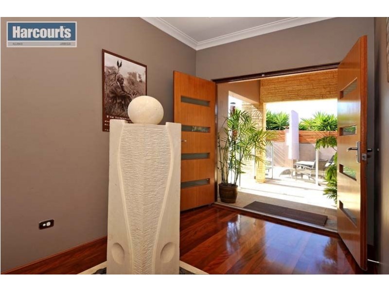 9 Mulgrave Loop, Mindarie WA 6030