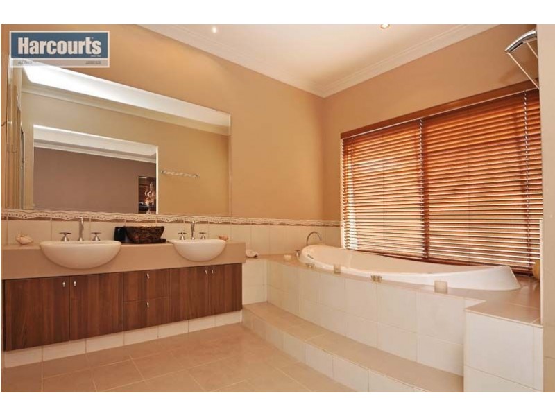 9 Mulgrave Loop, Mindarie WA 6030