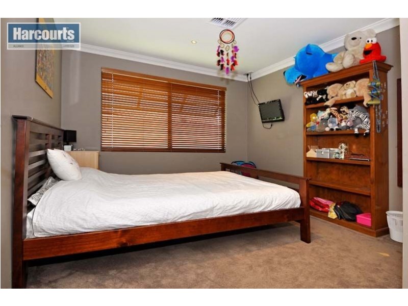 9 Mulgrave Loop, Mindarie WA 6030