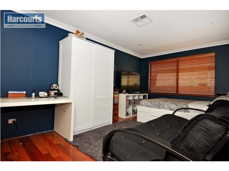 9 Mulgrave Loop, Mindarie WA 6030
