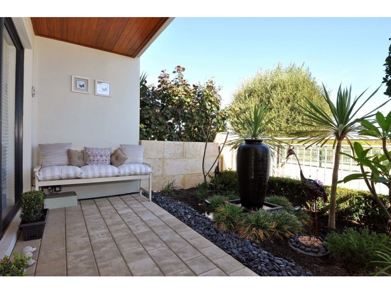 27 Glensanda Way, Mindarie WA 6030