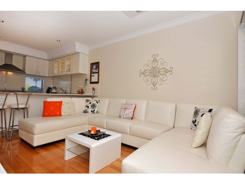 27 Glensanda Way, Mindarie WA 6030