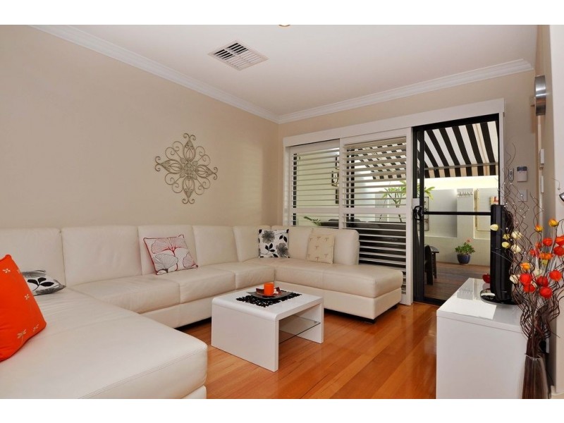 27 Glensanda Way, Mindarie WA 6030