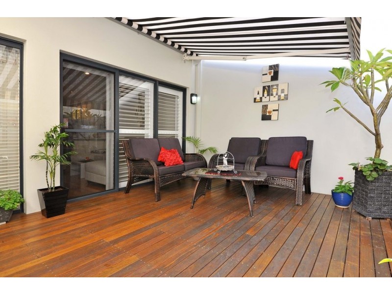 27 Glensanda Way, Mindarie WA 6030