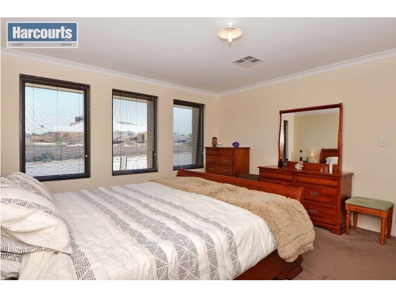 12 Bream Way, Yanchep WA 6035