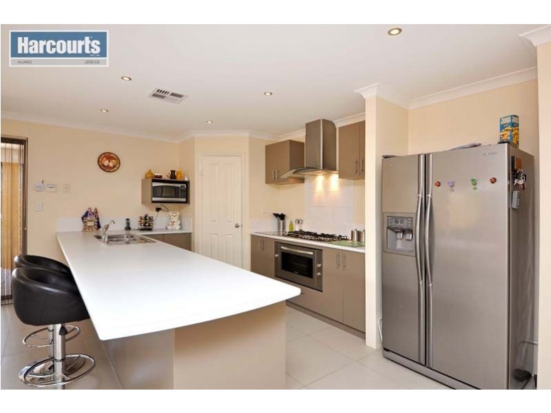 12 Bream Way, Yanchep WA 6035