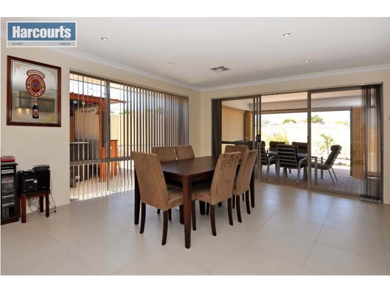12 Bream Way, Yanchep WA 6035