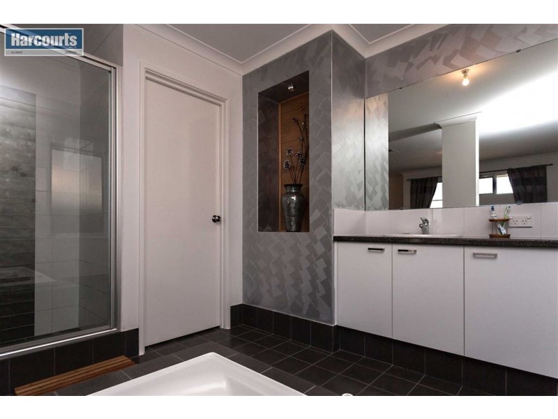 12 Helmsley Parkway, Alkimos WA 6038