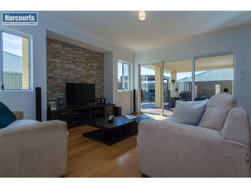 12 Helmsley Parkway, Alkimos WA 6038