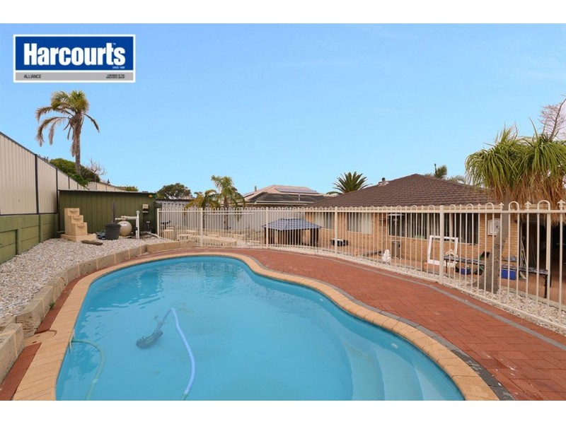 3 Stonehaven Parade, Kinross WA 6028