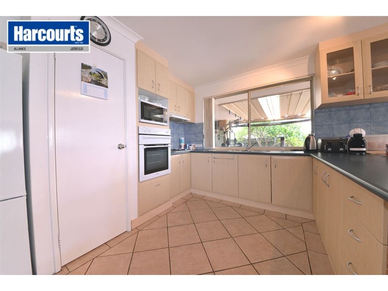 3 Stonehaven Parade, Kinross WA 6028