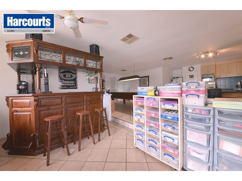 3 Stonehaven Parade, Kinross WA 6028