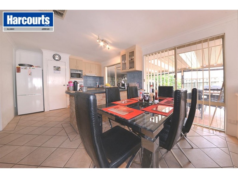 3 Stonehaven Parade, Kinross WA 6028