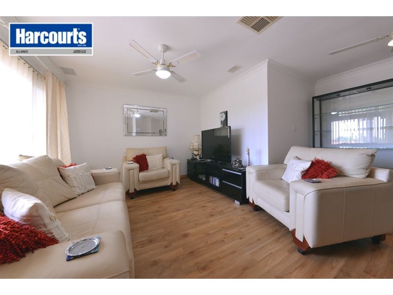 3 Stonehaven Parade, Kinross WA 6028