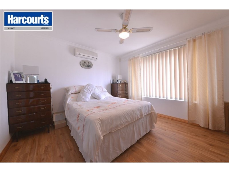 3 Stonehaven Parade, Kinross WA 6028