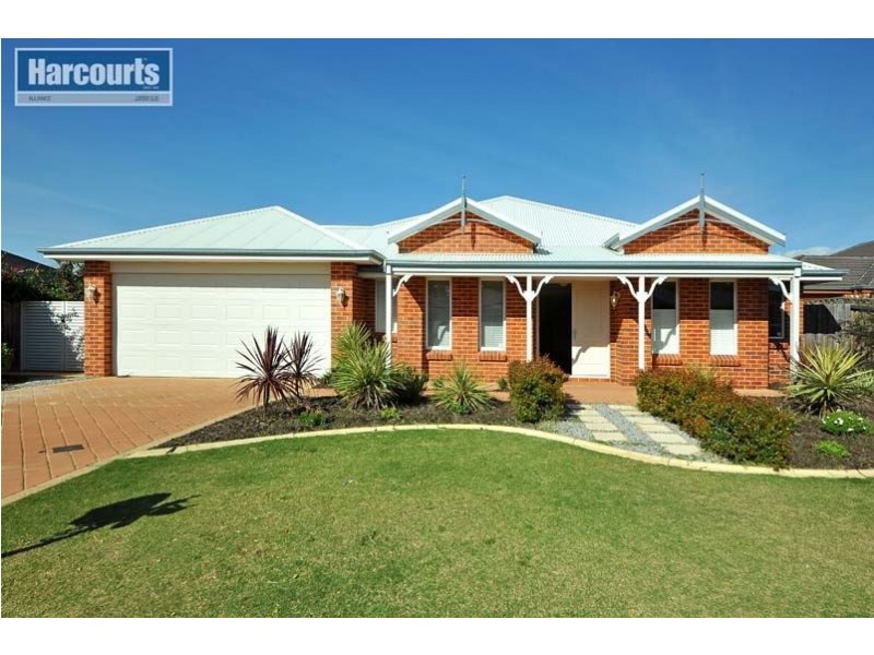 8 Chalgrave Crescent, The Vines WA 6069