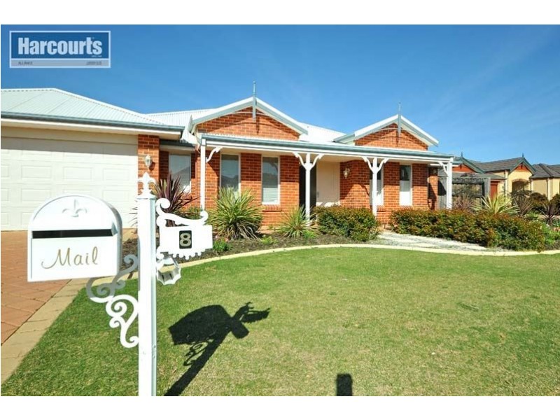 8 Chalgrave Crescent, The Vines WA 6069
