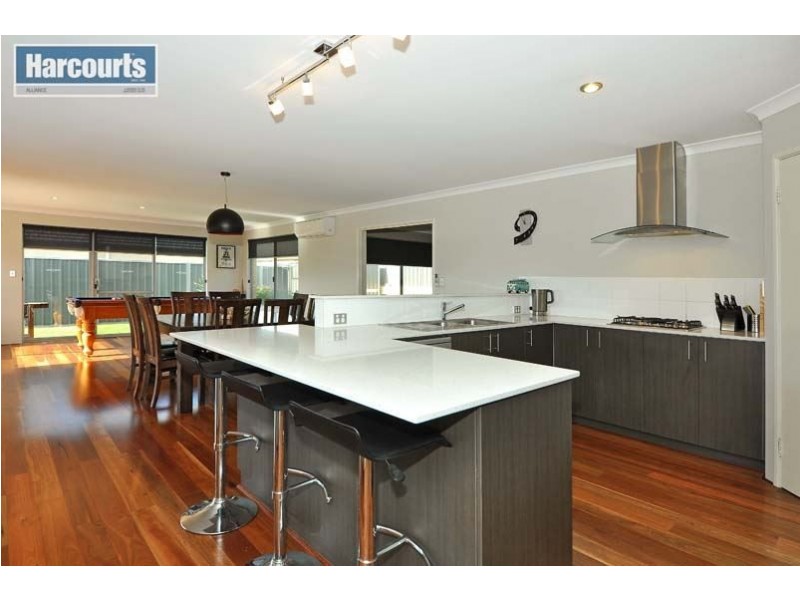 15 Calderstone Rise, Landsdale WA 6065