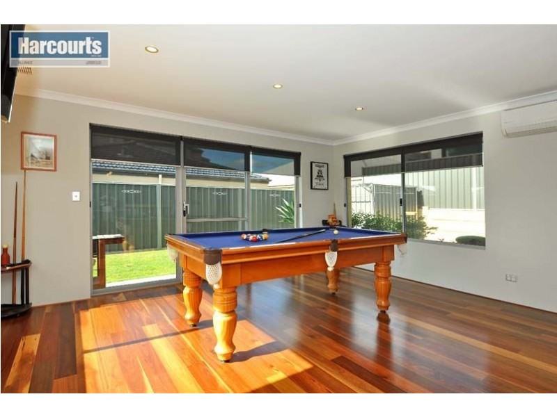 15 Calderstone Rise, Landsdale WA 6065