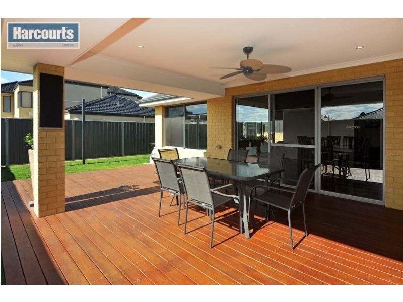 15 Calderstone Rise, Landsdale WA 6065