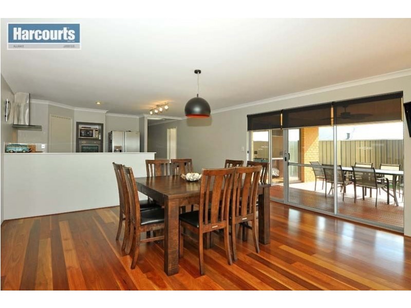 15 Calderstone Rise, Landsdale WA 6065