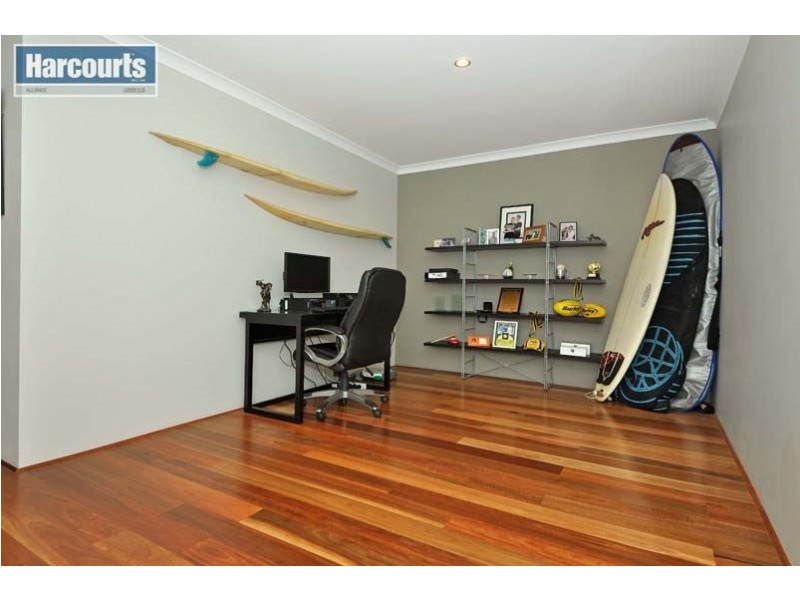 15 Calderstone Rise, Landsdale WA 6065